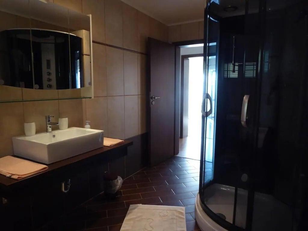 Apartment Ana Сень Экстерьер фото